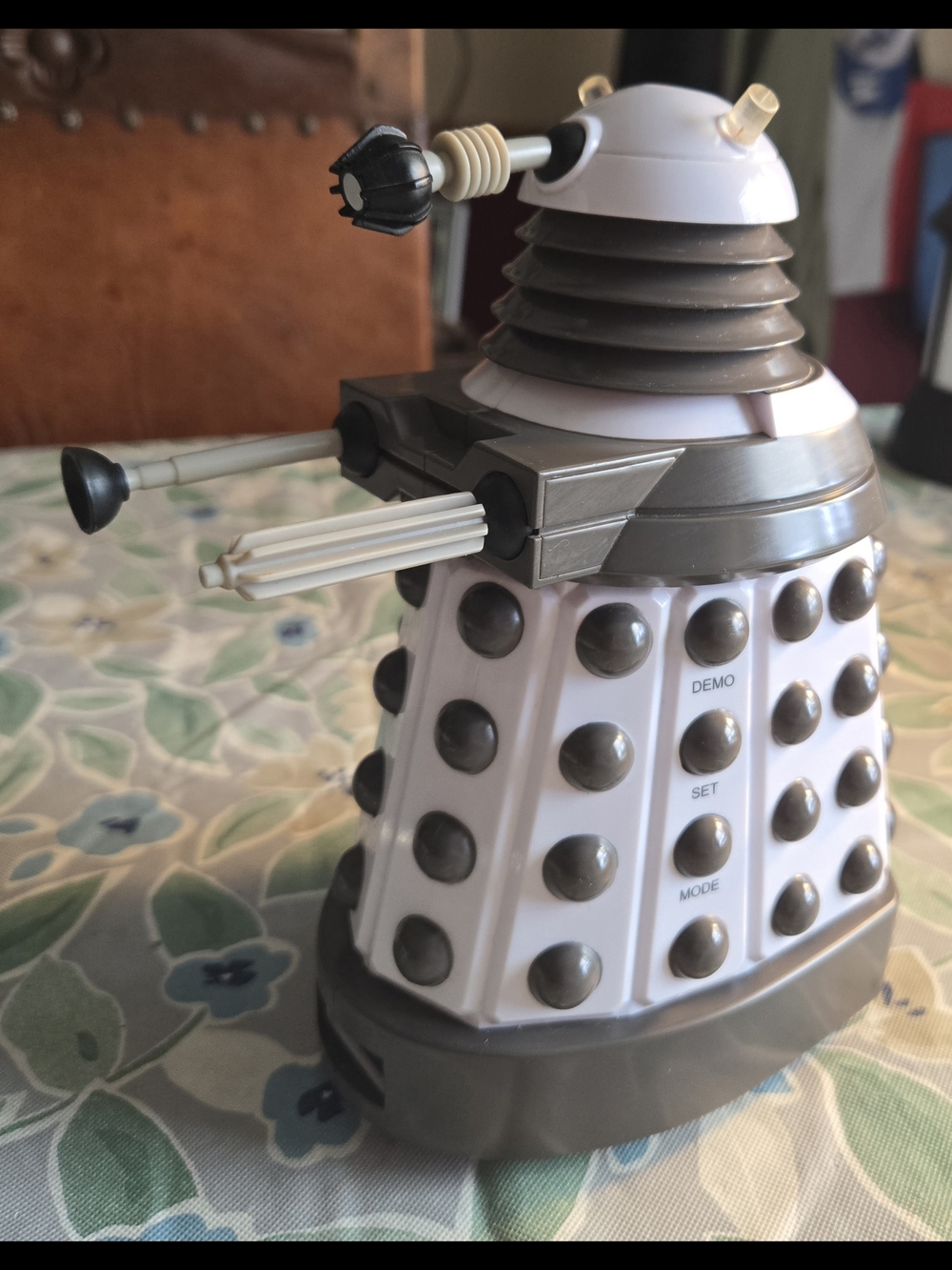 BBC DR. WHO  Electronic Speaker/Alarm Clock 2009 - Like NEW!
